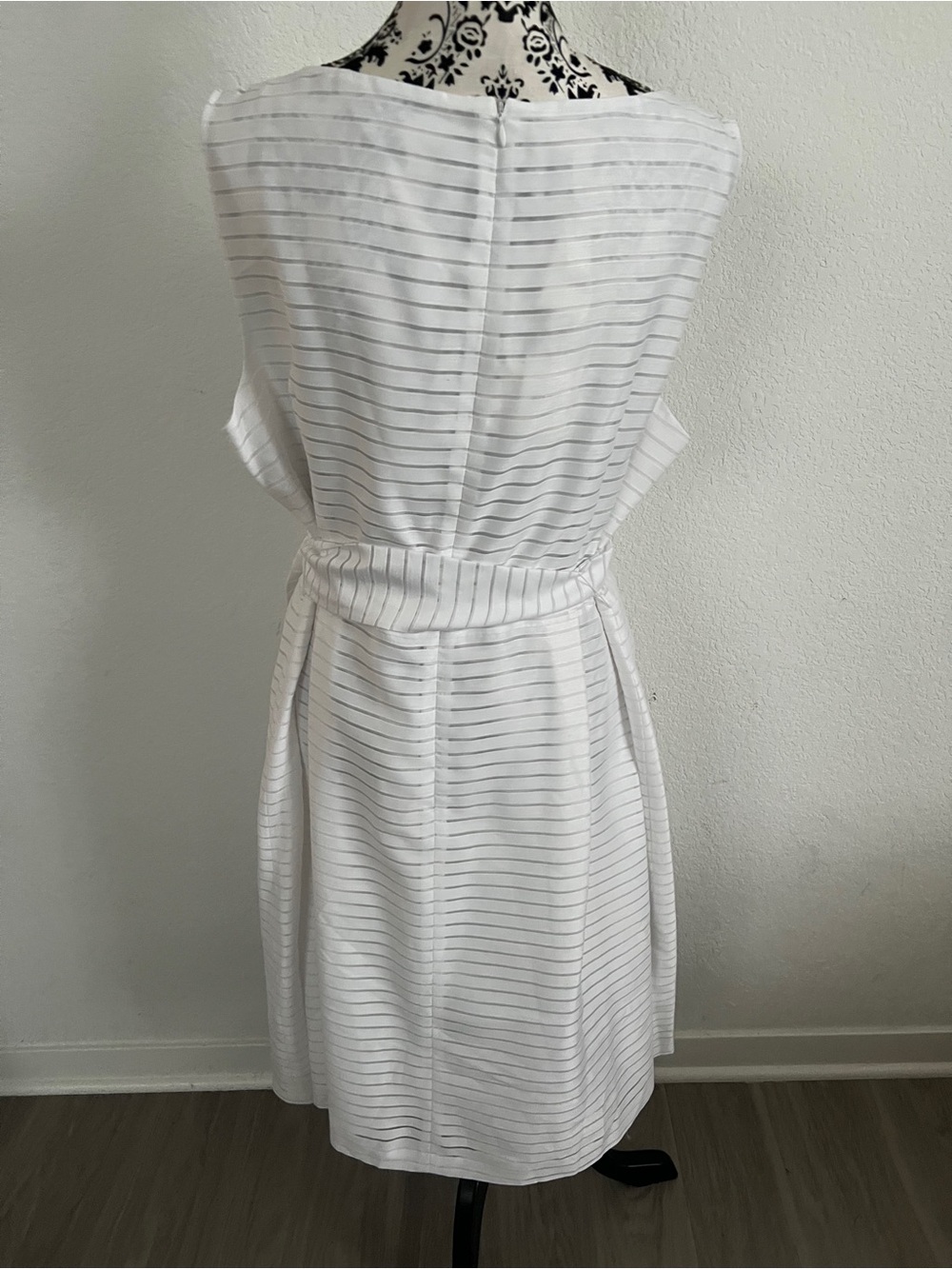 Anne Klein Women’s White Striped Tie Waist Sheath Dress Size 18W NWT - Picture 3 of 8